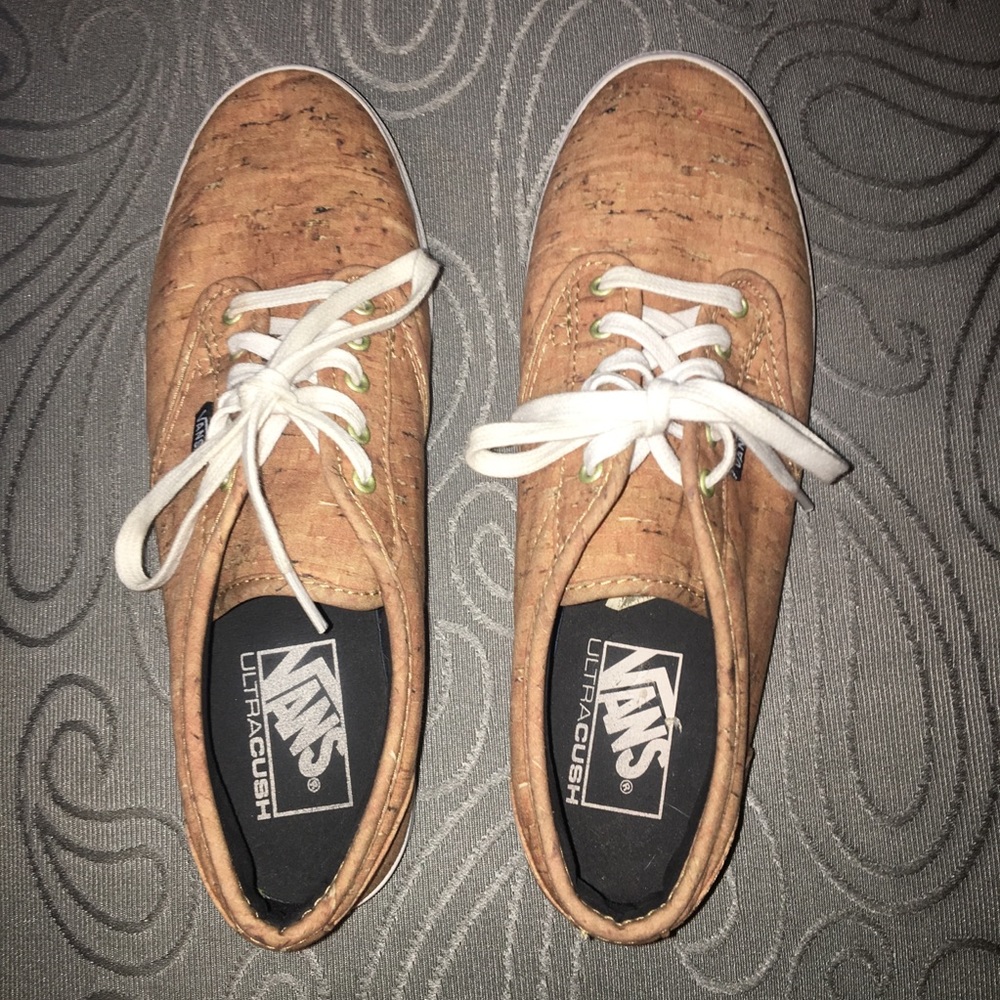 Super cool-Cork board looking vans